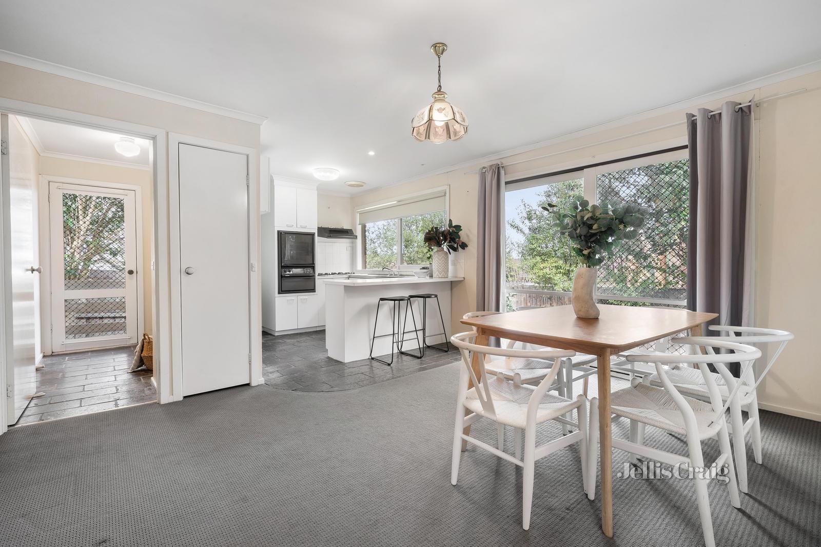 2/7 Neville Street, Ringwood image 3