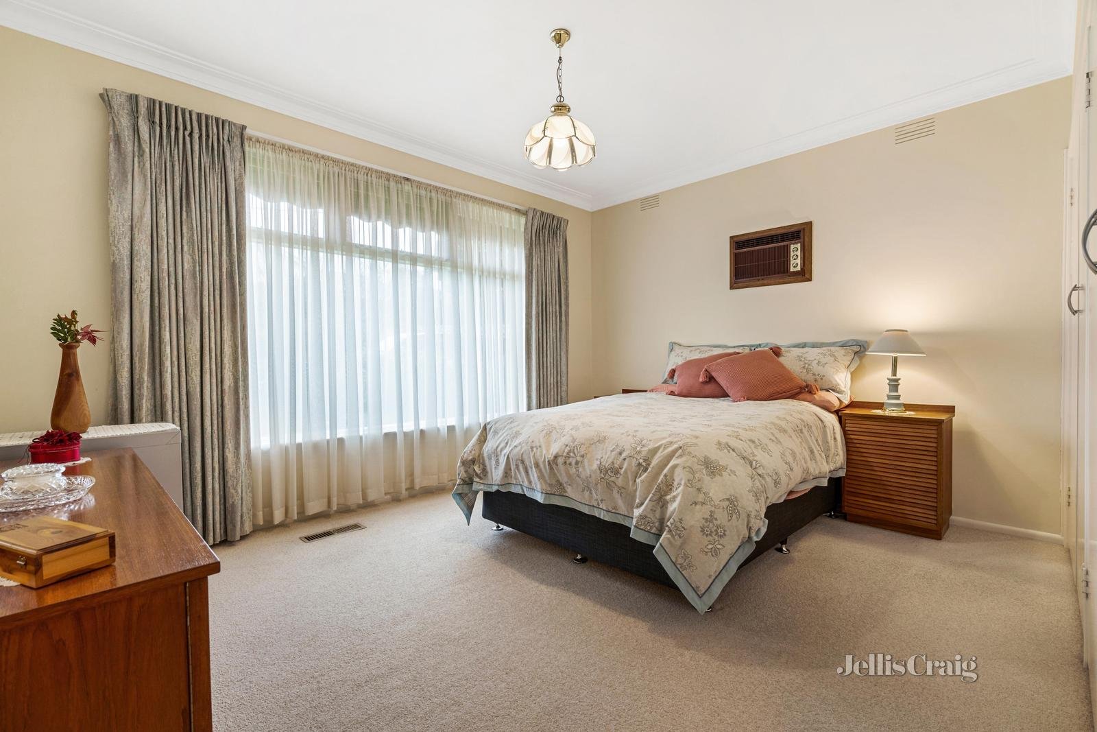 27 Norfolk Circuit, Doncaster image 5