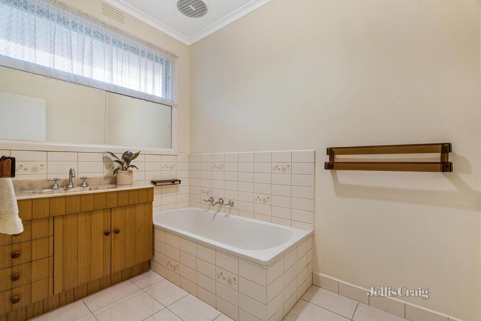 27 Norfolk Circuit, Doncaster image 7