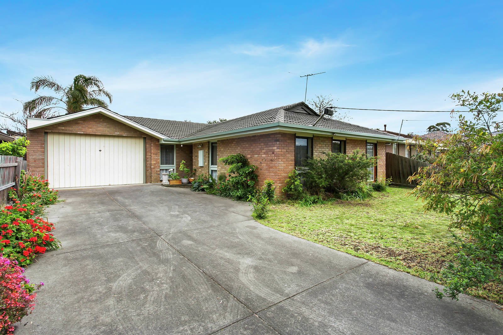27 Norwood Drive, Keilor East VIC 3033