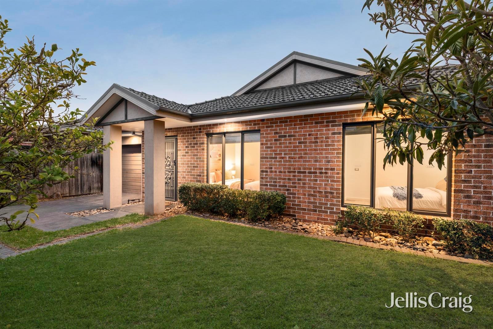 27 Ormond Road, Clayton image 1