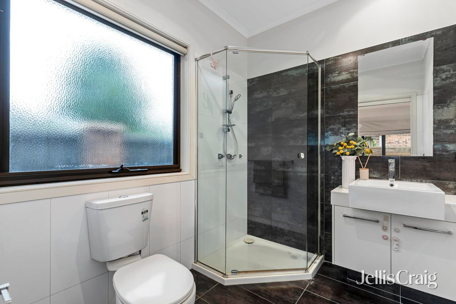 27 Ormond Road, Clayton image 11