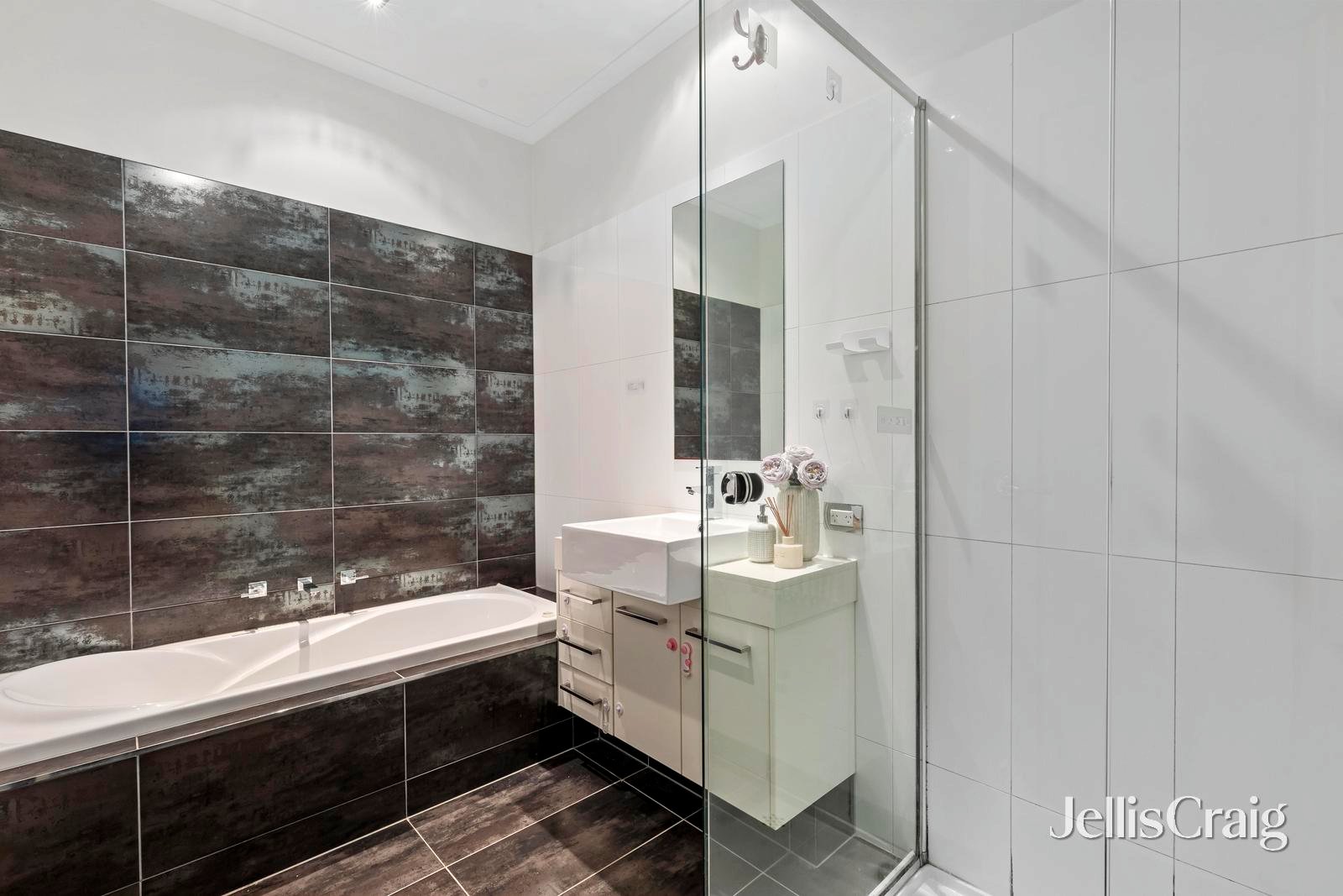 27 Ormond Road, Clayton image 13