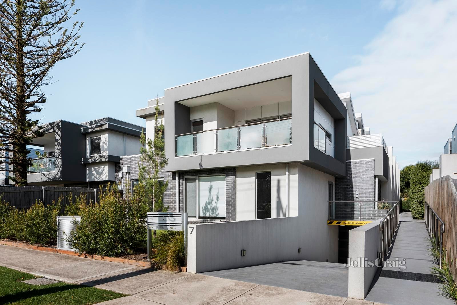 2/7 Orr Street, Heidelberg Heights image 3