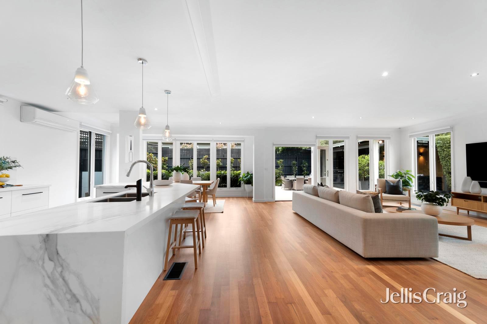 27 Owen Street, Mitcham image 5