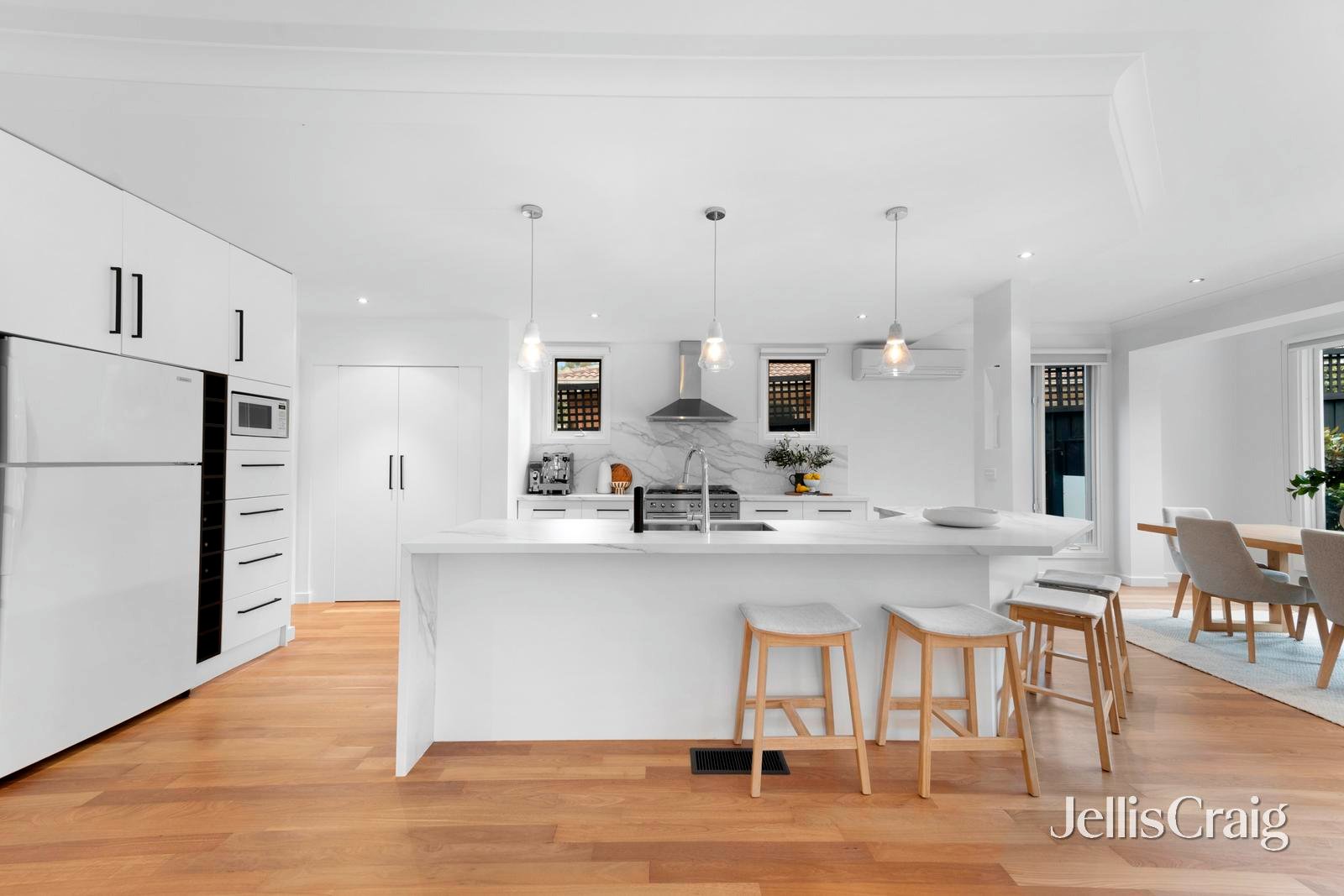 27 Owen Street, Mitcham image 6