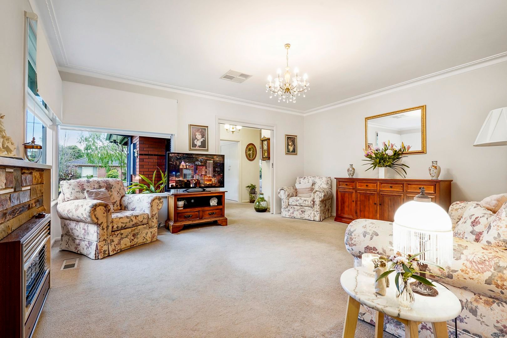 27 Palm Beach Crescent, Mount&nbsp;Waverley image 2