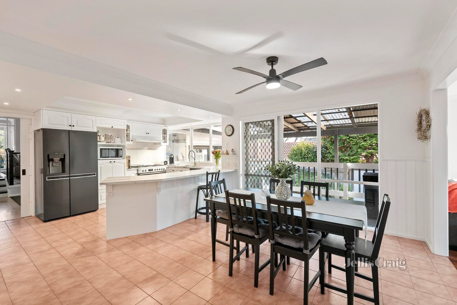27 Partridge Way, Mooroolbark image 5