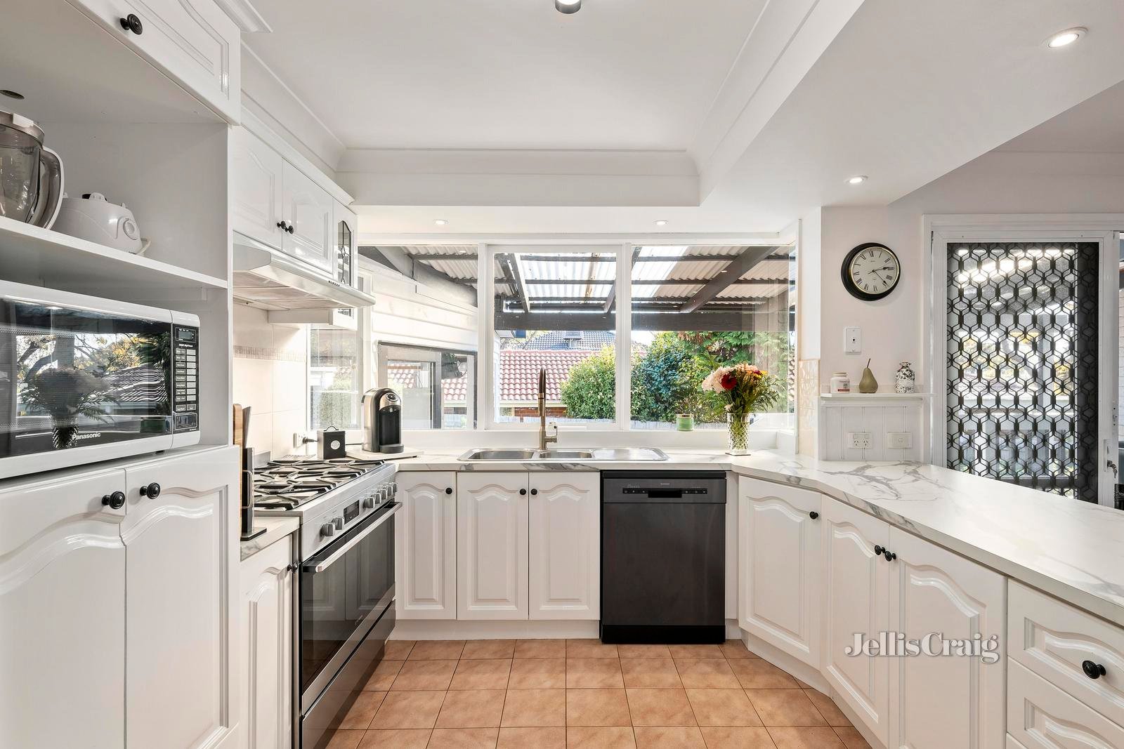 27 Partridge Way, Mooroolbark image 6