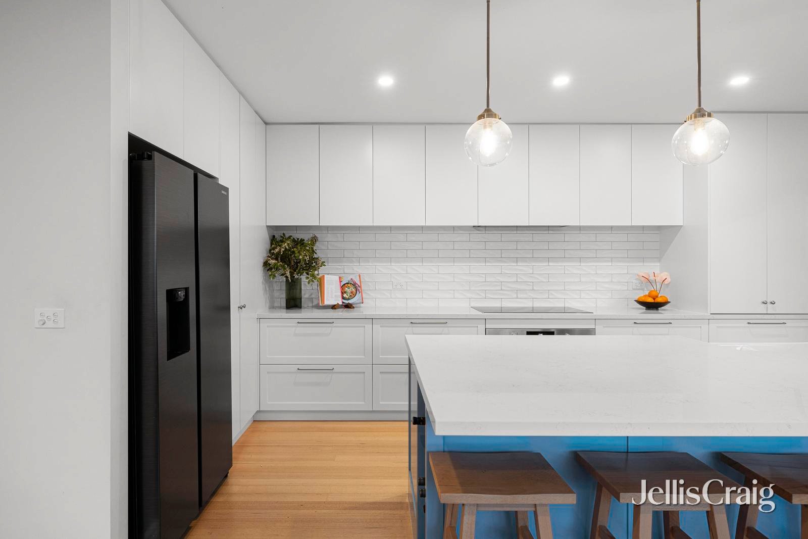 27 Pasadena Crescent, Bentleigh East image 6
