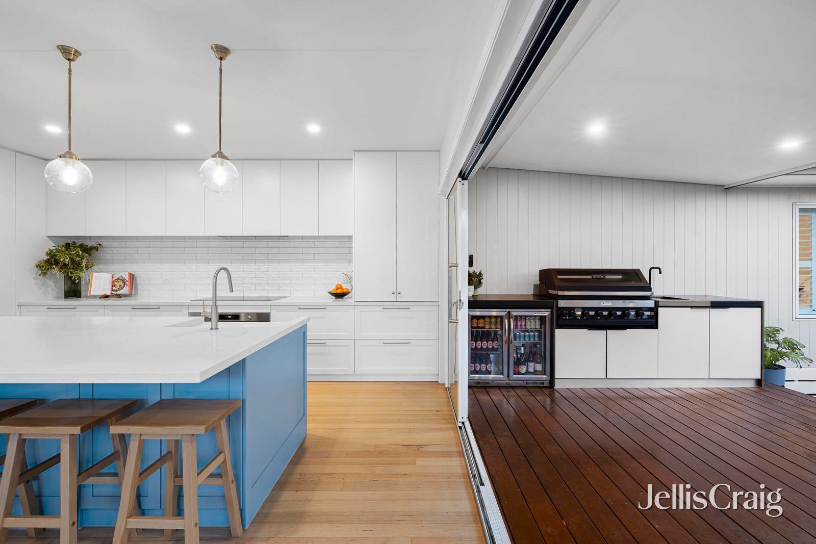 27 Pasadena Crescent, Bentleigh East image 7