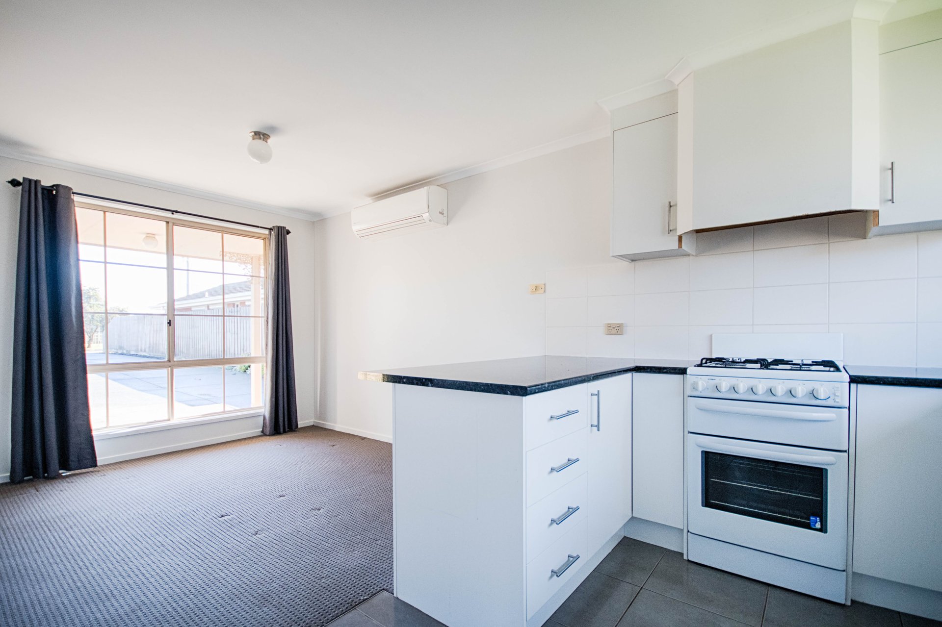 2/7 Patrick Street, Whittington image 3