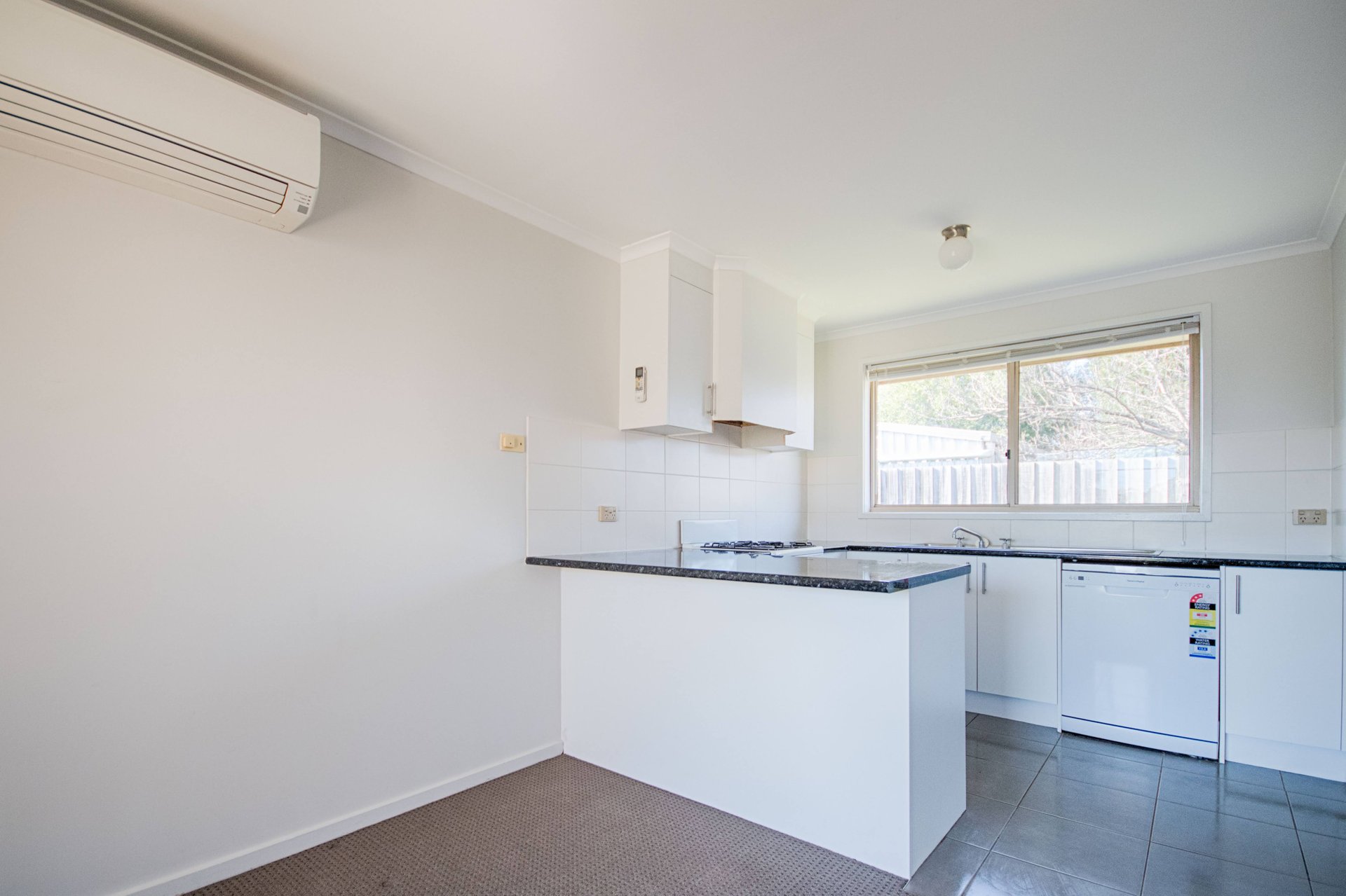 2/7 Patrick Street, Whittington image 4