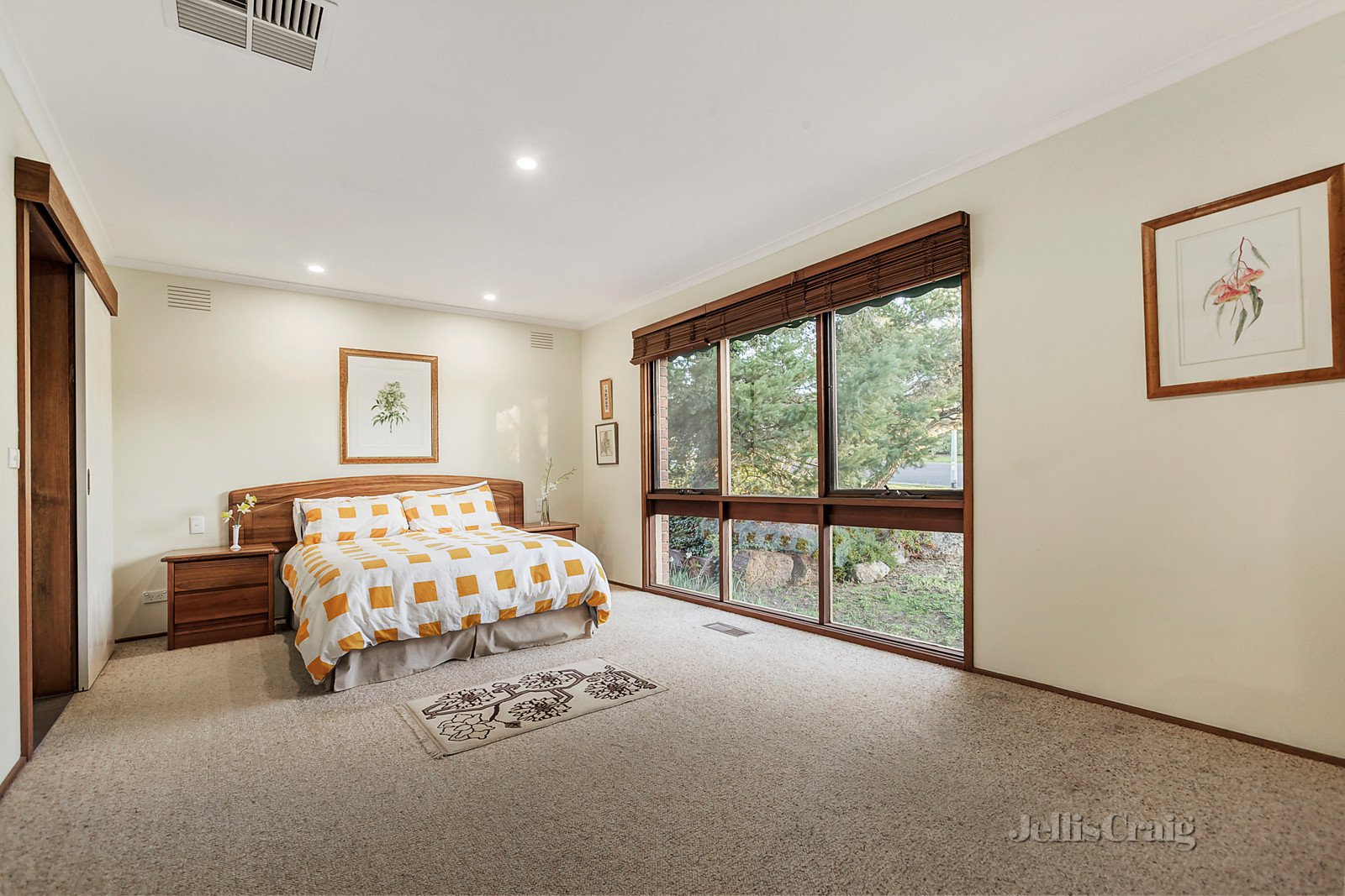 27 Pine Hill Drive, Doncaster East image 6