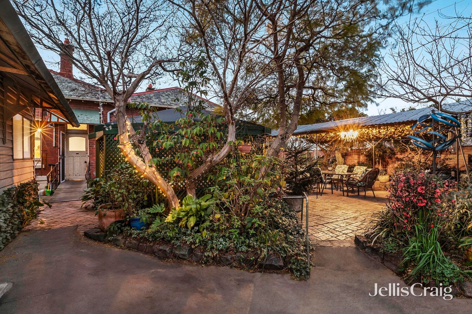 27 Raleigh Street, Essendon image 14