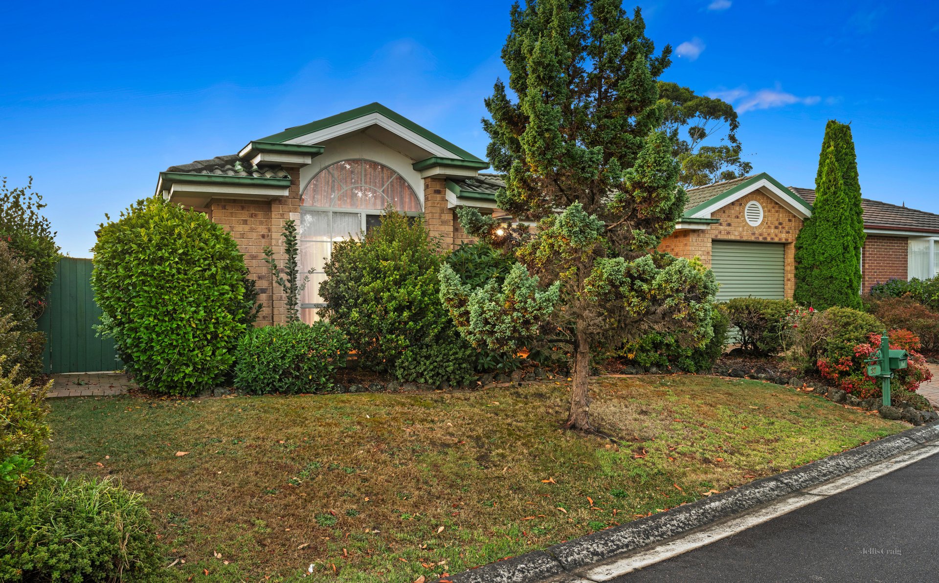 27 Ramble Crescent, Croydon image 11