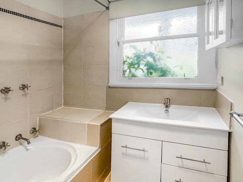 Property Gallery Thumbnail 6