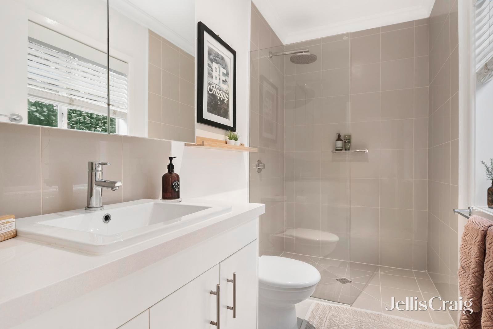 27 Reserve Avenue, Mitcham image 10