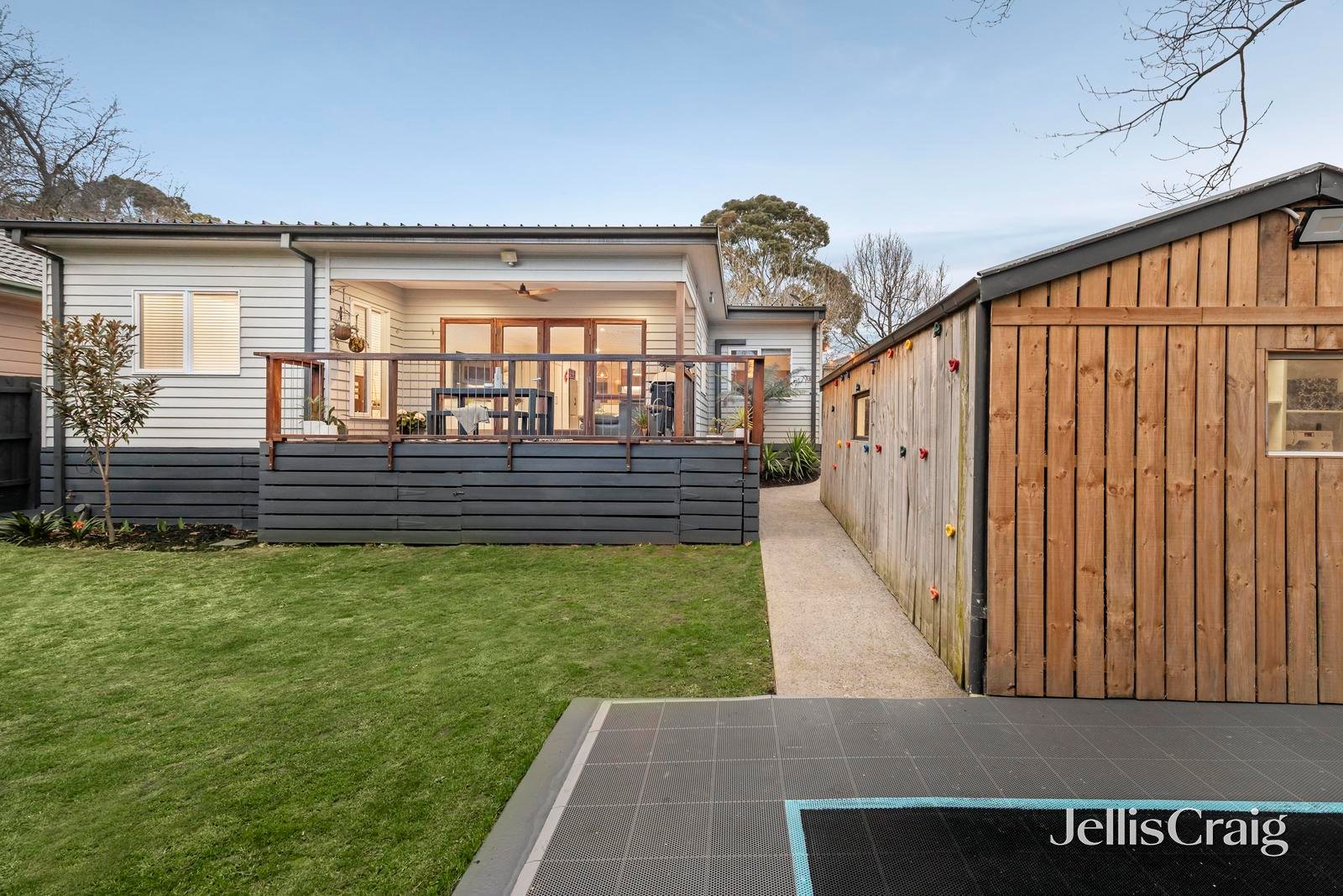 27 Reserve Avenue, Mitcham image 16