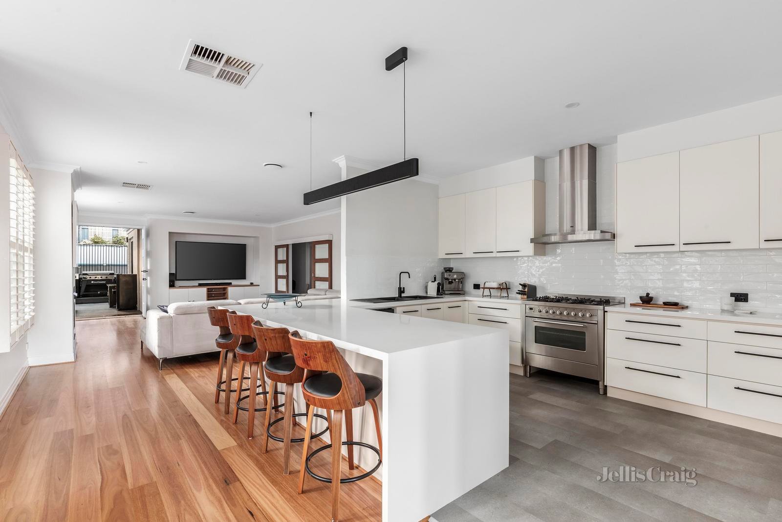 27 Riviera Crescent, Ocean Grove image 6
