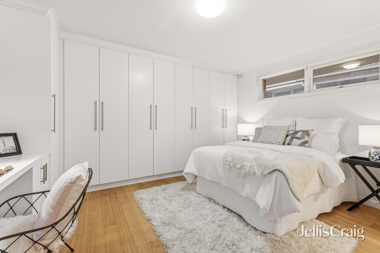 27 Robinlee Avenue, Burwood East image 8