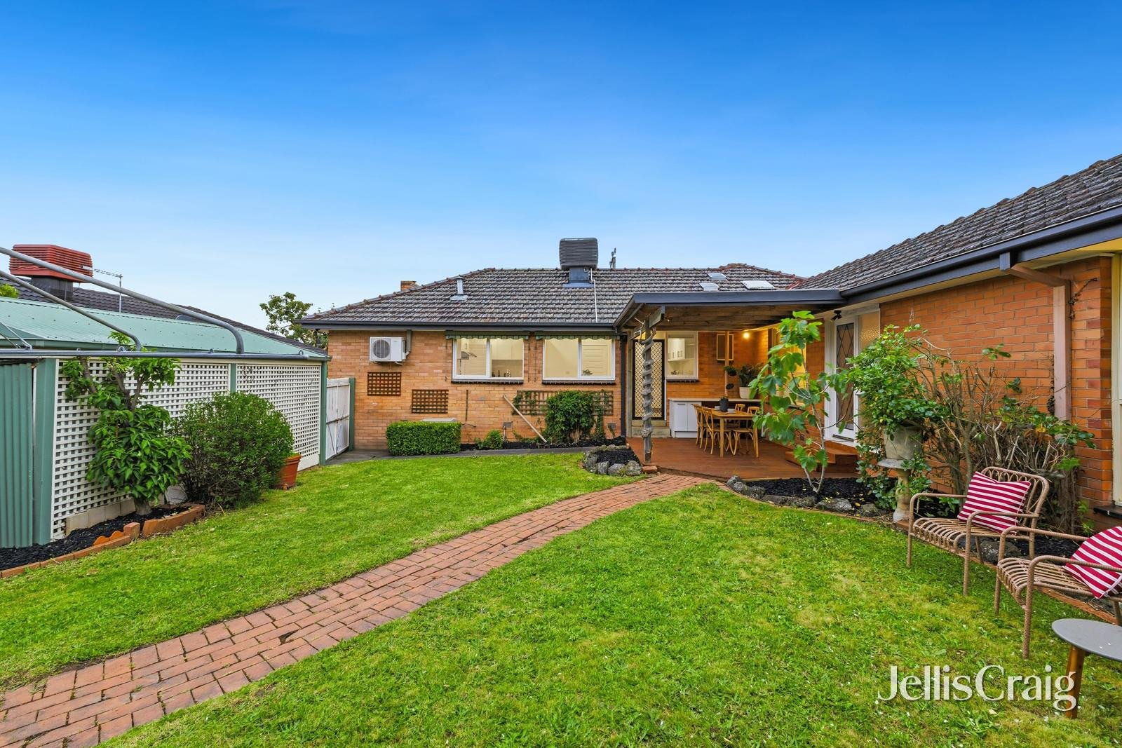 27 Robinlee Avenue, Burwood East image 14