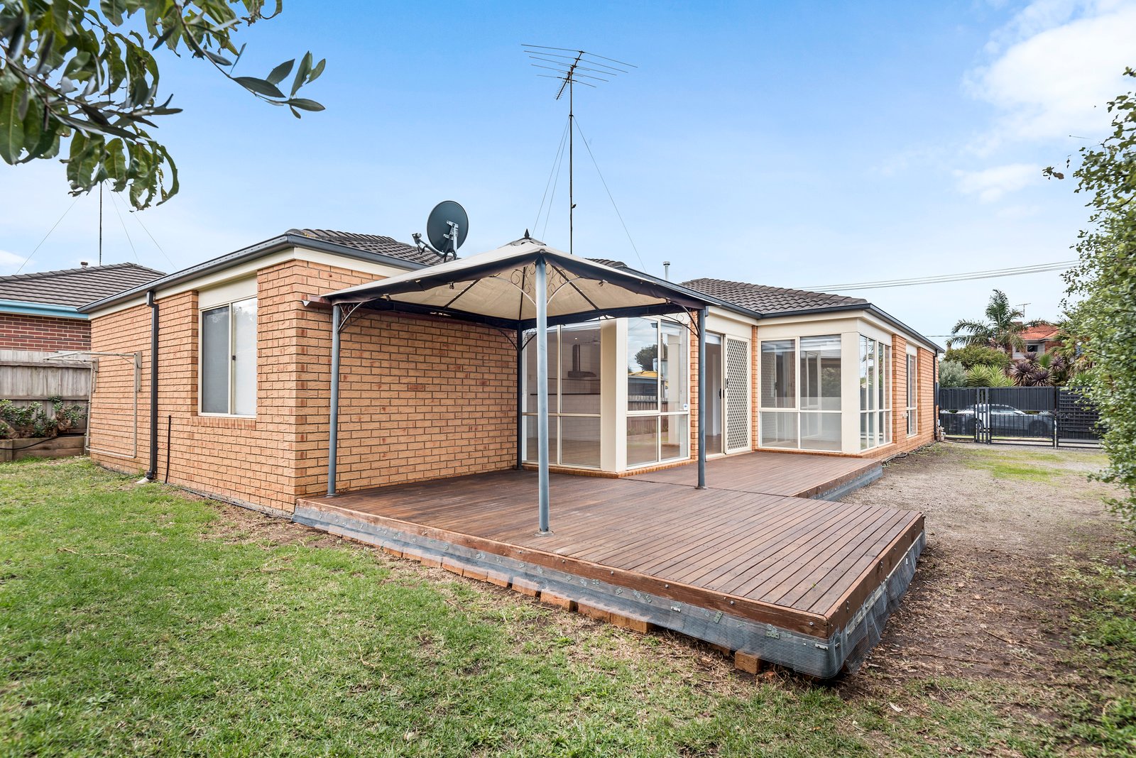Property Gallery Thumbnail 7