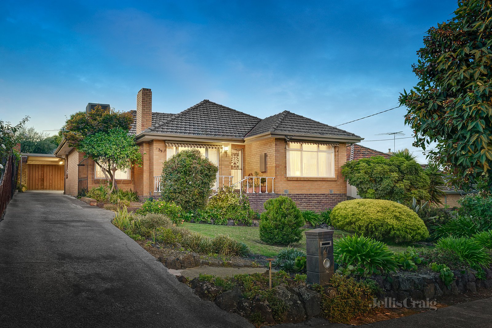 27 Rose Avenue, Bulleen image 1