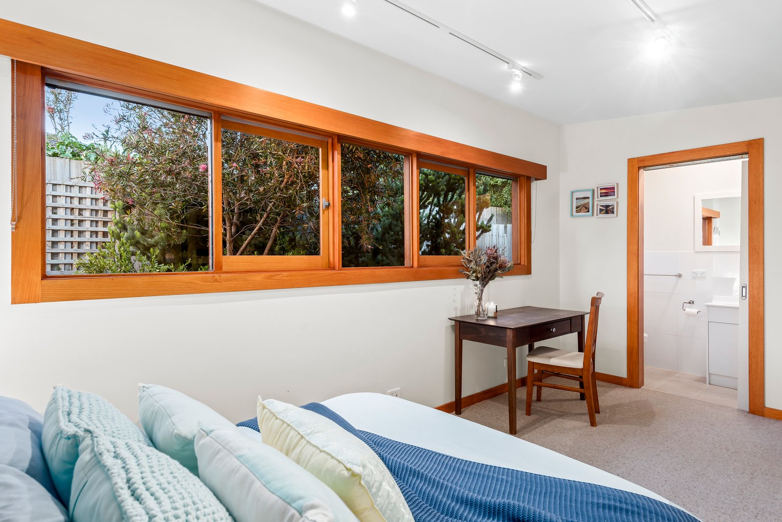 Property Gallery Thumbnail 9