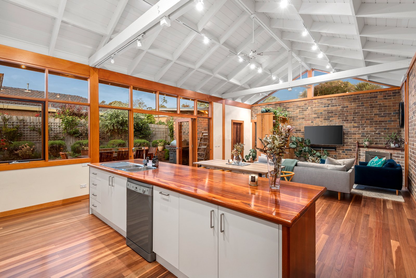 Property Gallery Thumbnail 11