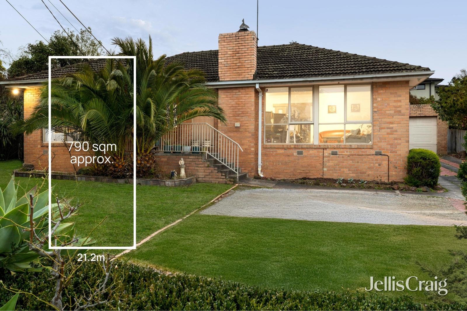 27 Saint Clair Crescent, Mount&nbsp;Waverley image 1
