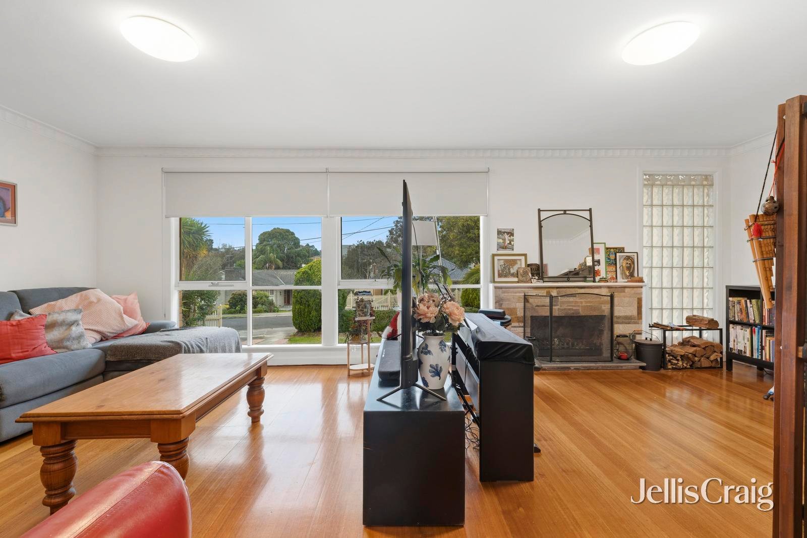 27 Saint Clair Crescent, Mount&nbsp;Waverley image 2
