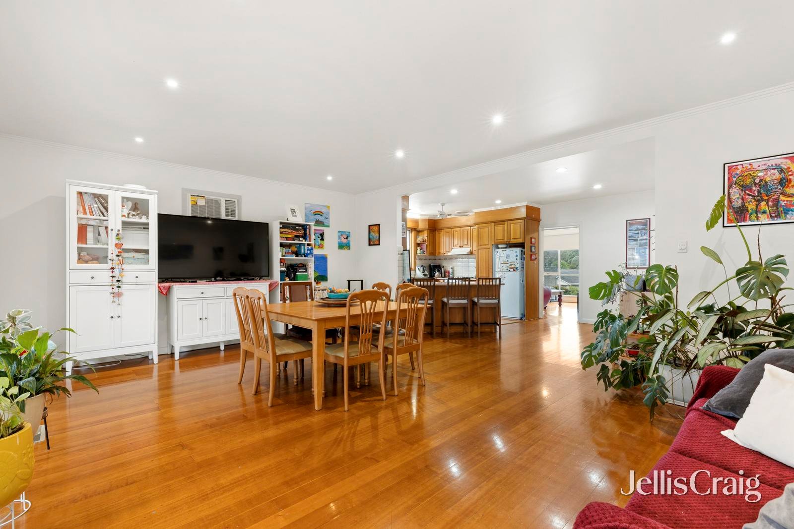 27 Saint Clair Crescent, Mount&nbsp;Waverley image 5