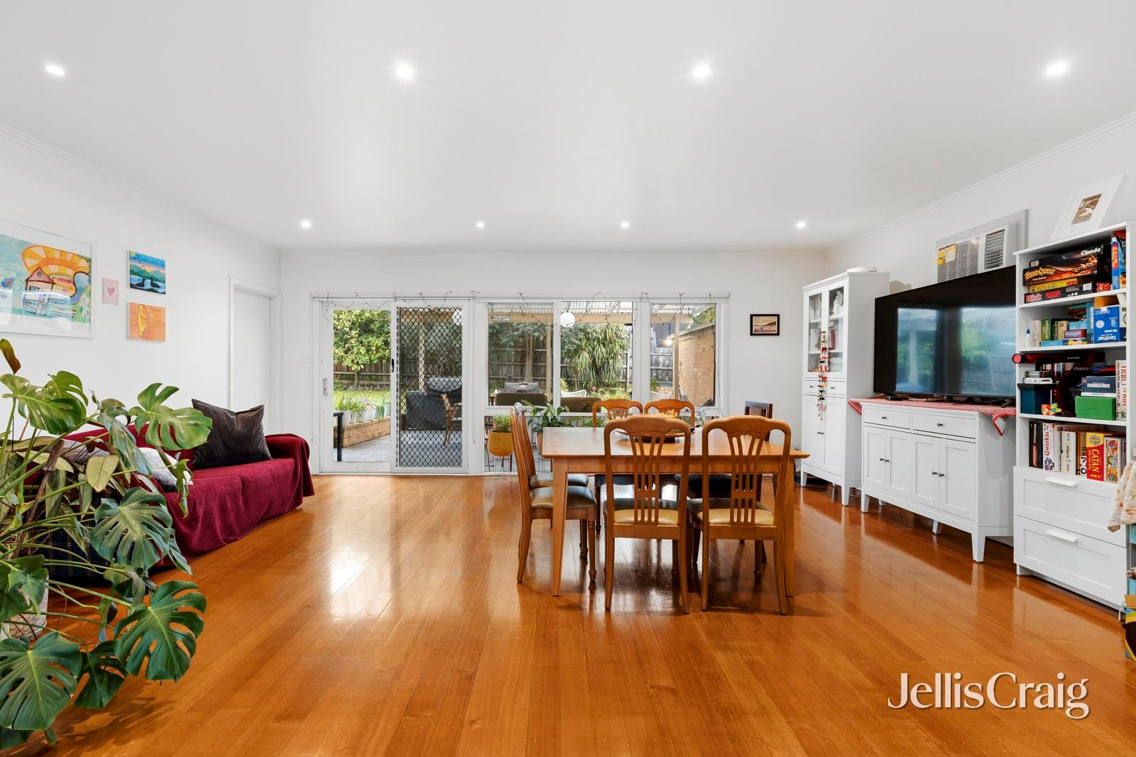 27 Saint Clair Crescent, Mount&nbsp;Waverley image 6