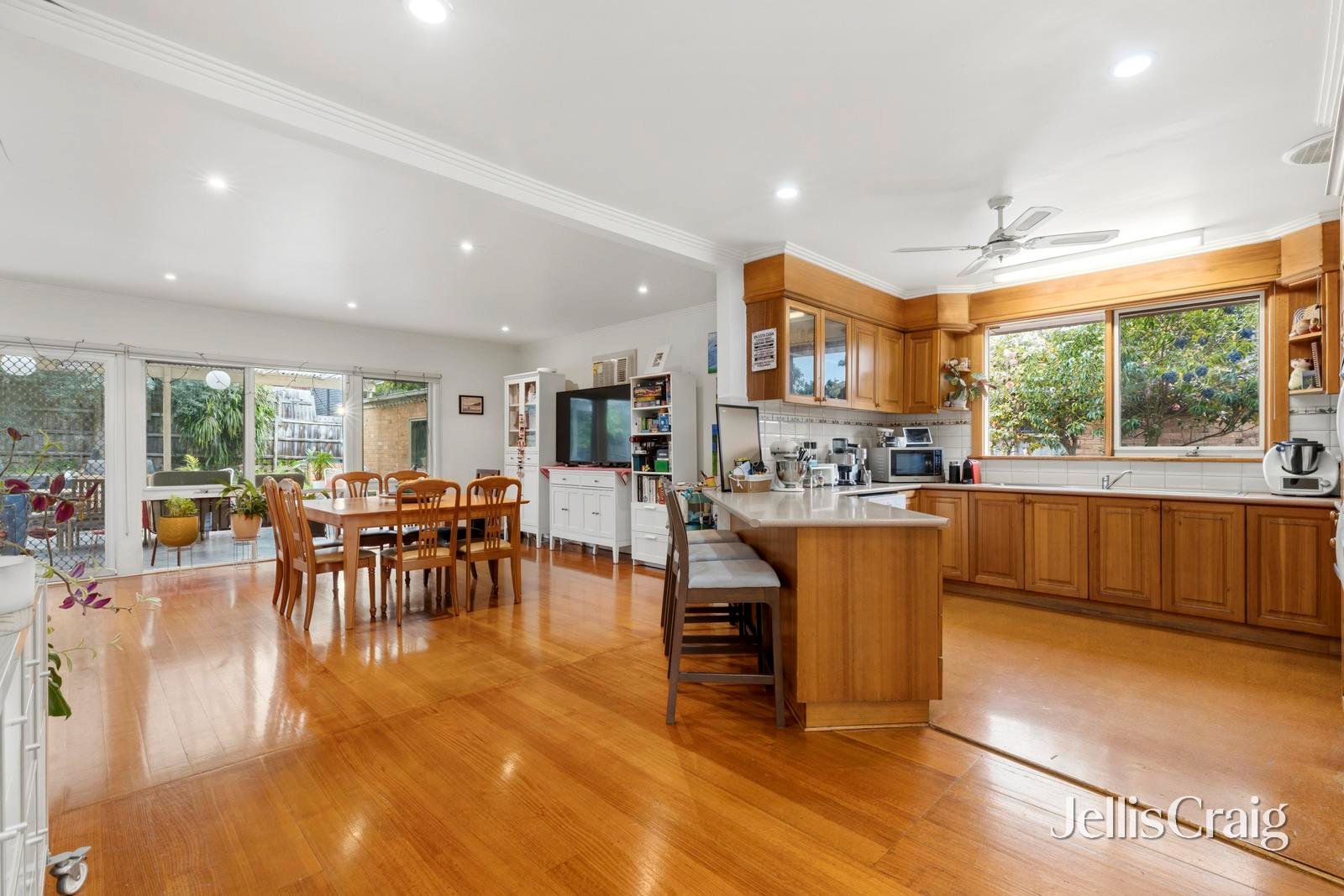 27 Saint Clair Crescent, Mount&nbsp;Waverley image 7
