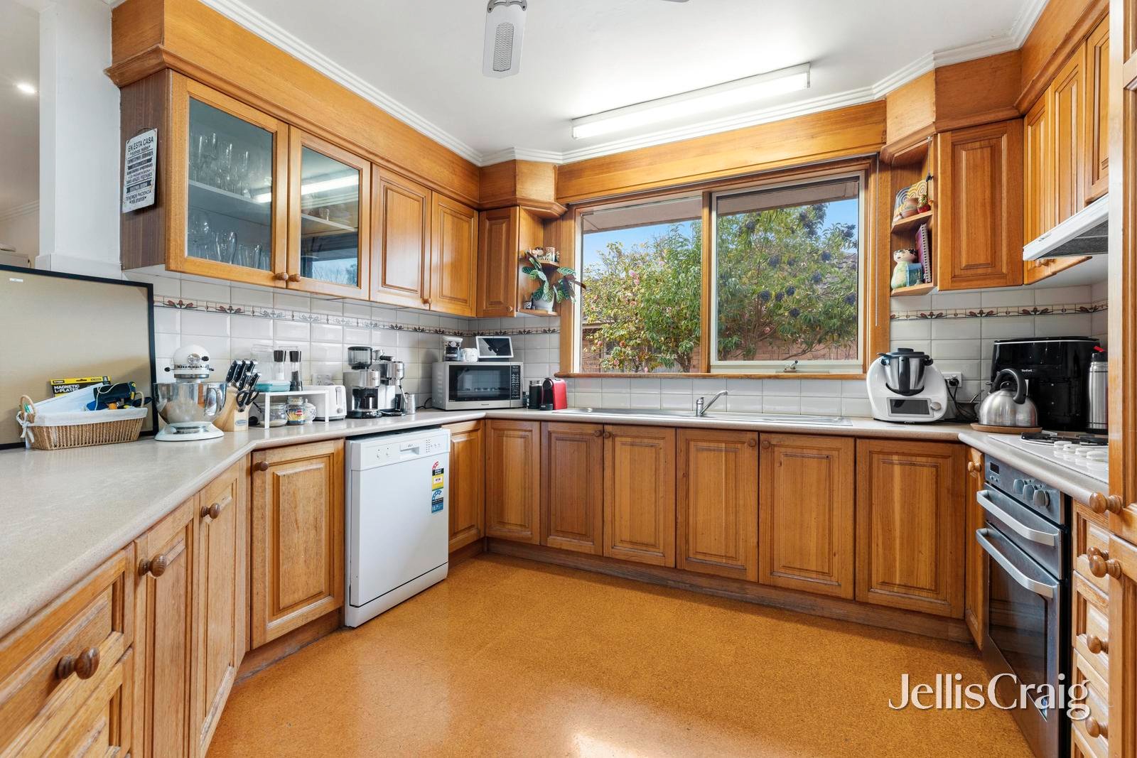 27 Saint Clair Crescent, Mount&nbsp;Waverley image 8