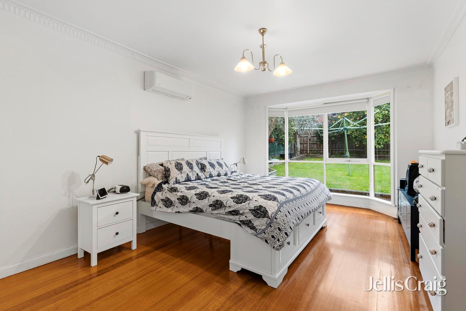 27 Saint Clair Crescent, Mount&nbsp;Waverley image 9