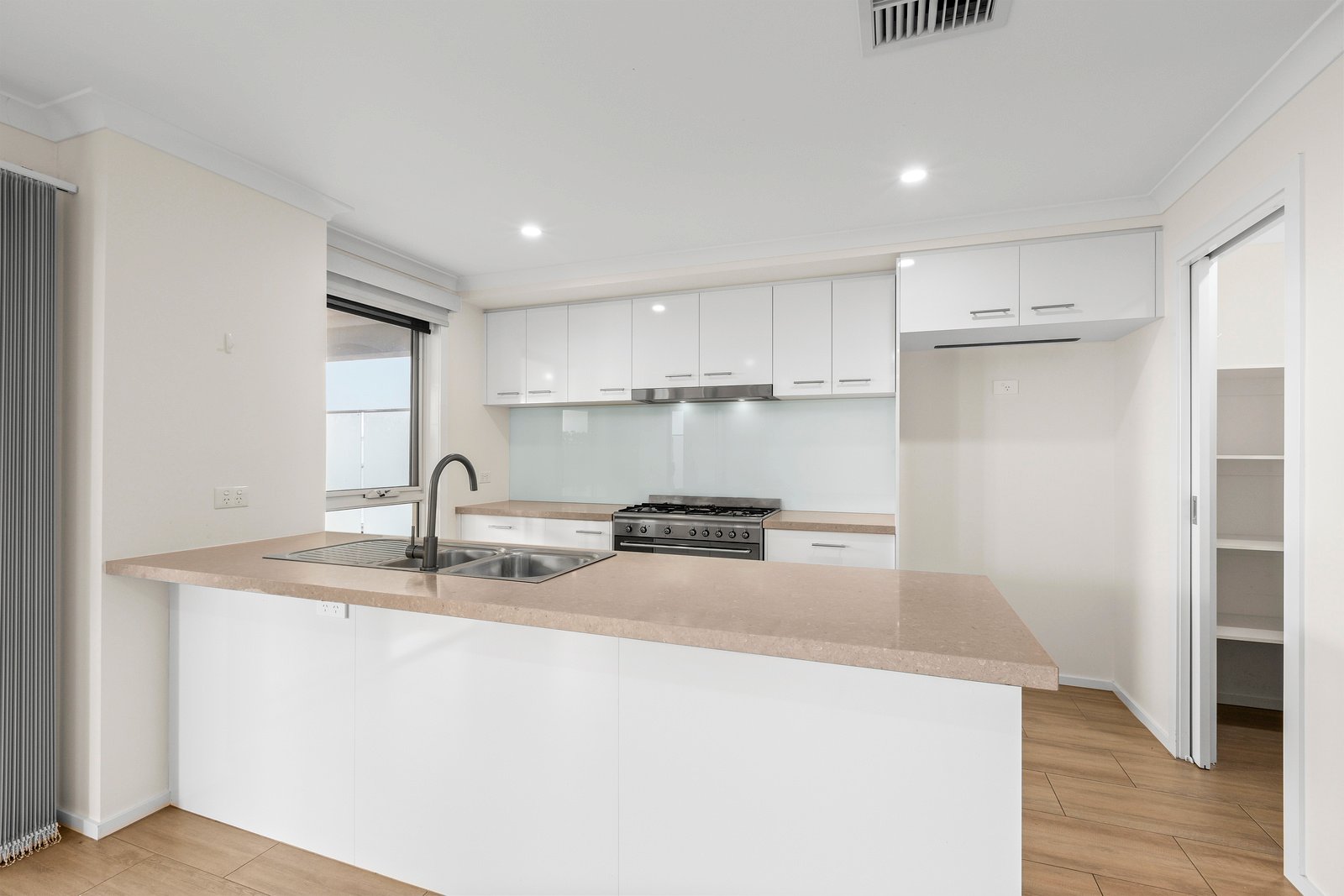Property Gallery Thumbnail 2