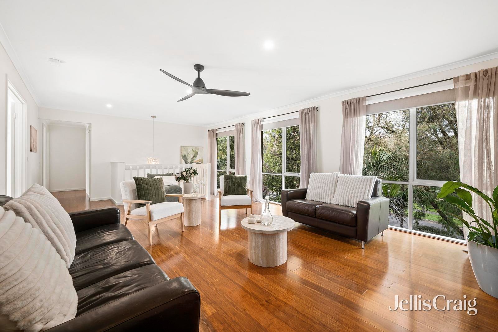 27 Savanna Drive, Mooroolbark image 6