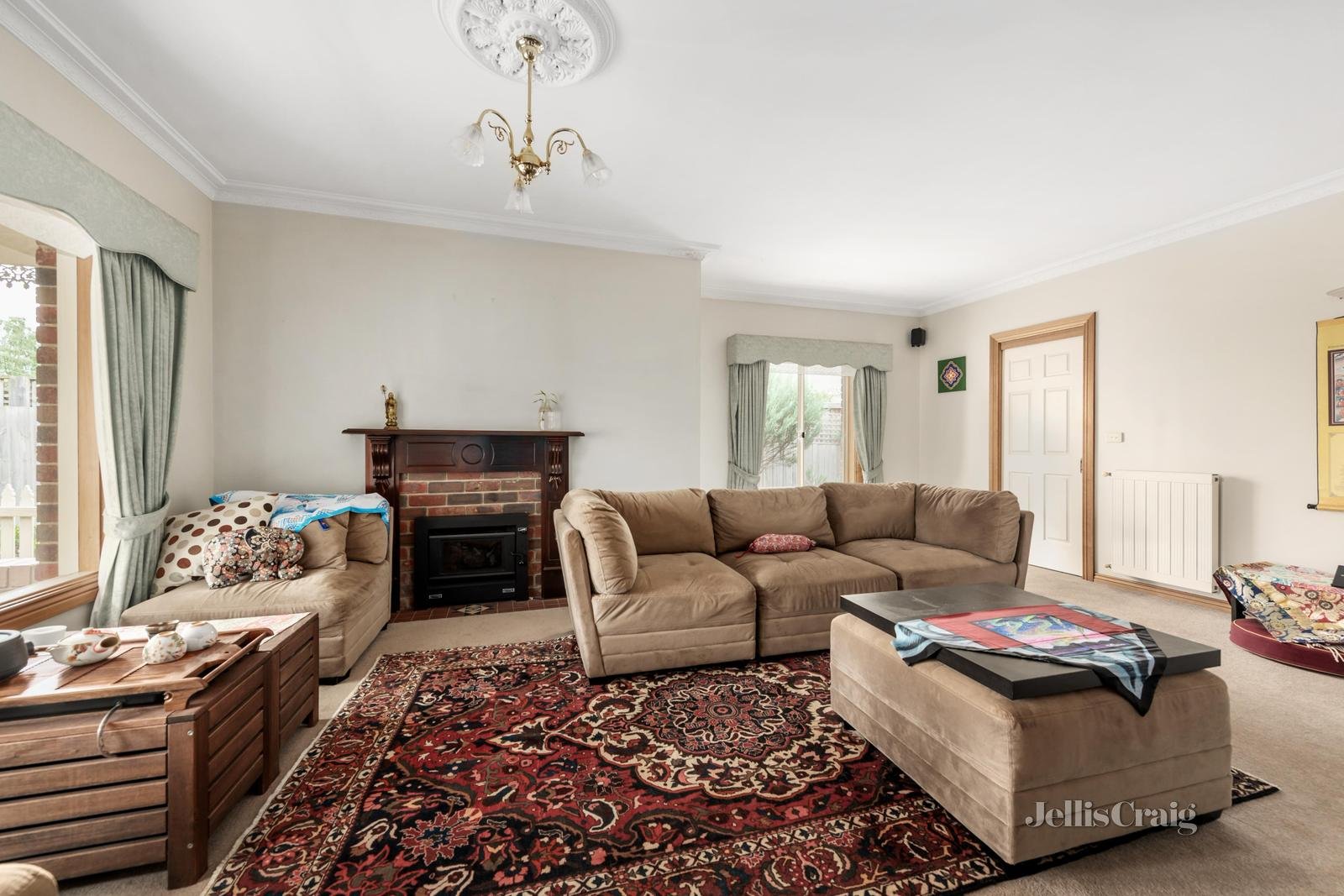 27 Sevenoaks Street, Balwyn image 6