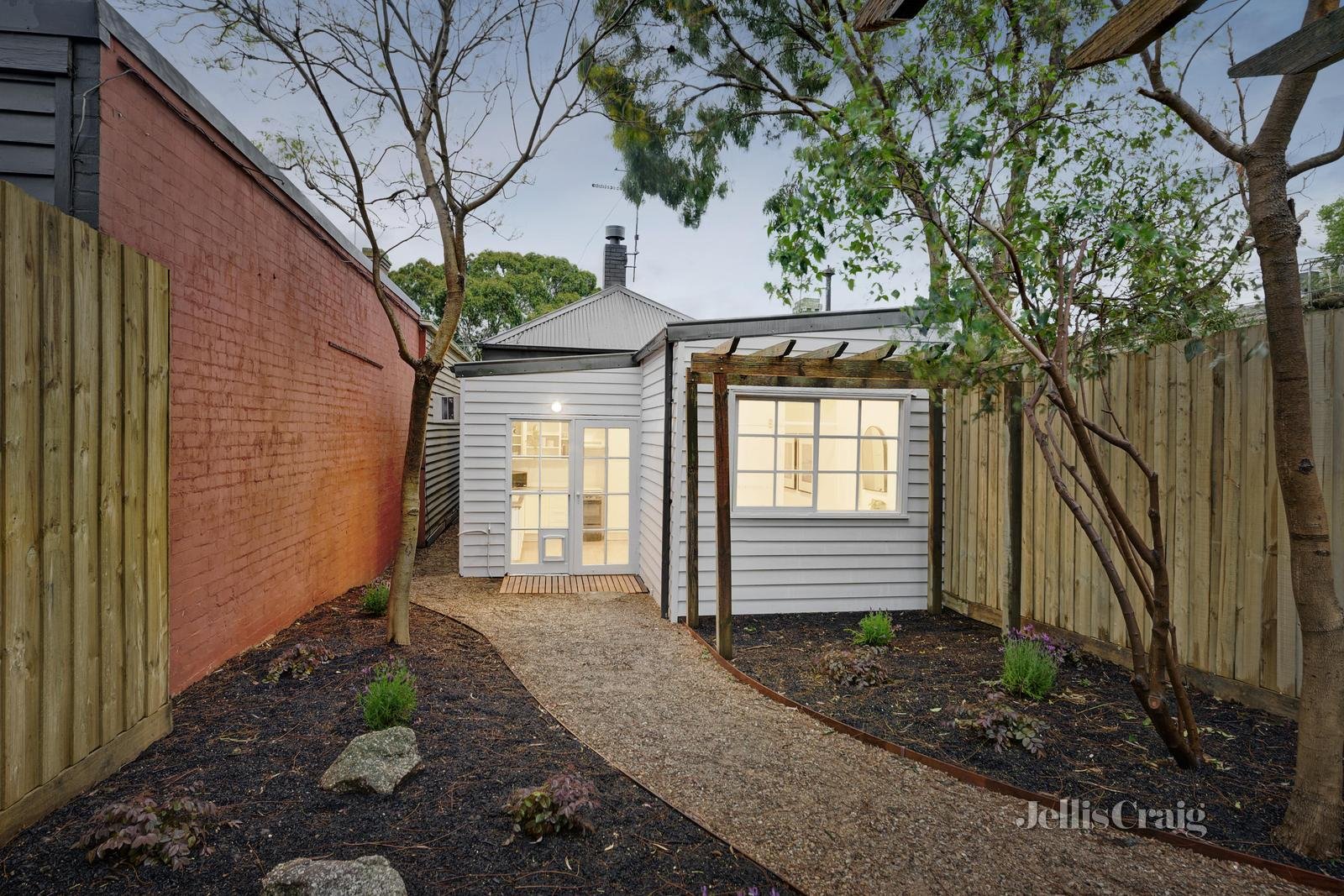 27 Smart Street, Hawthorn image 2