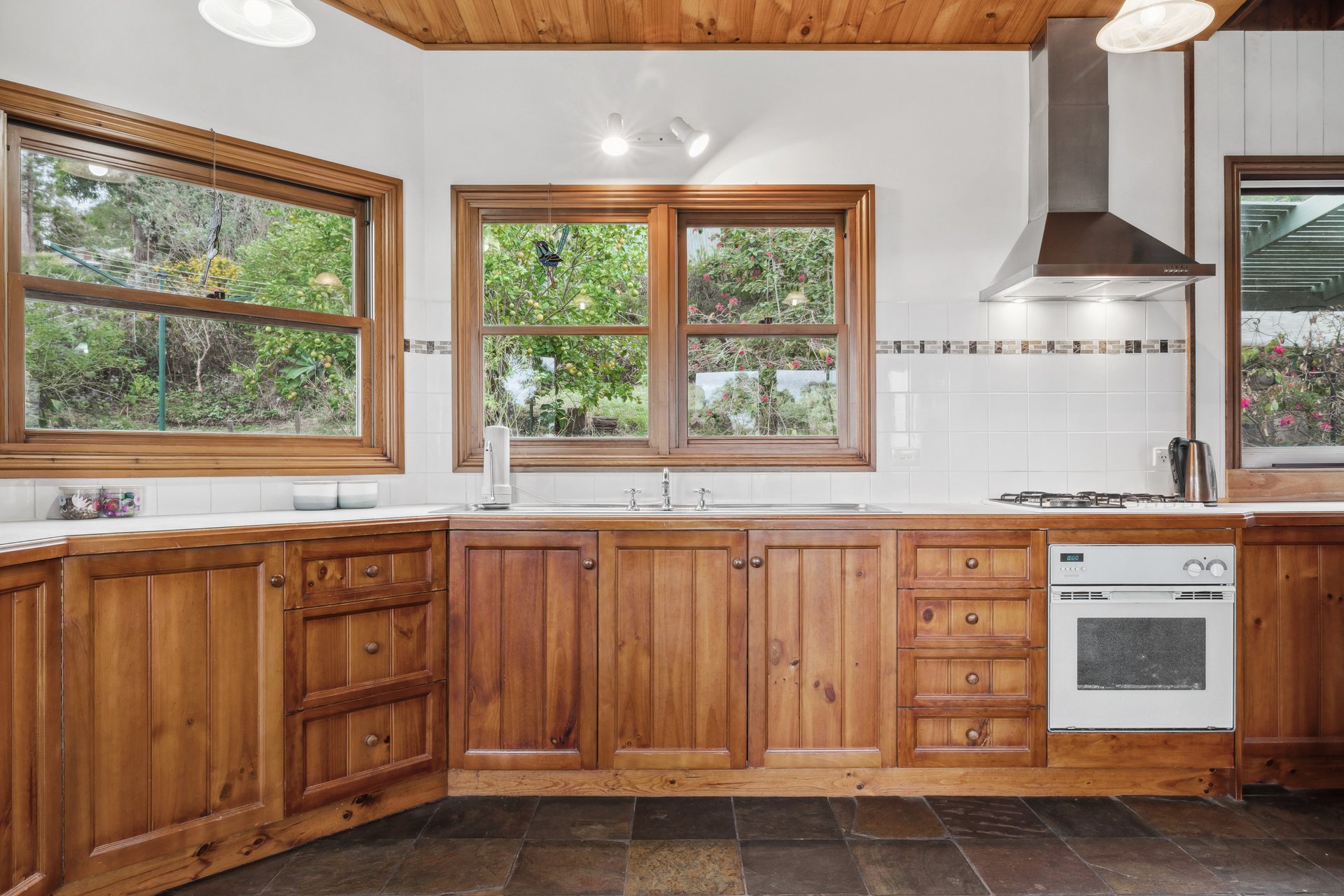 27 Summit Road, Lilydale image 6