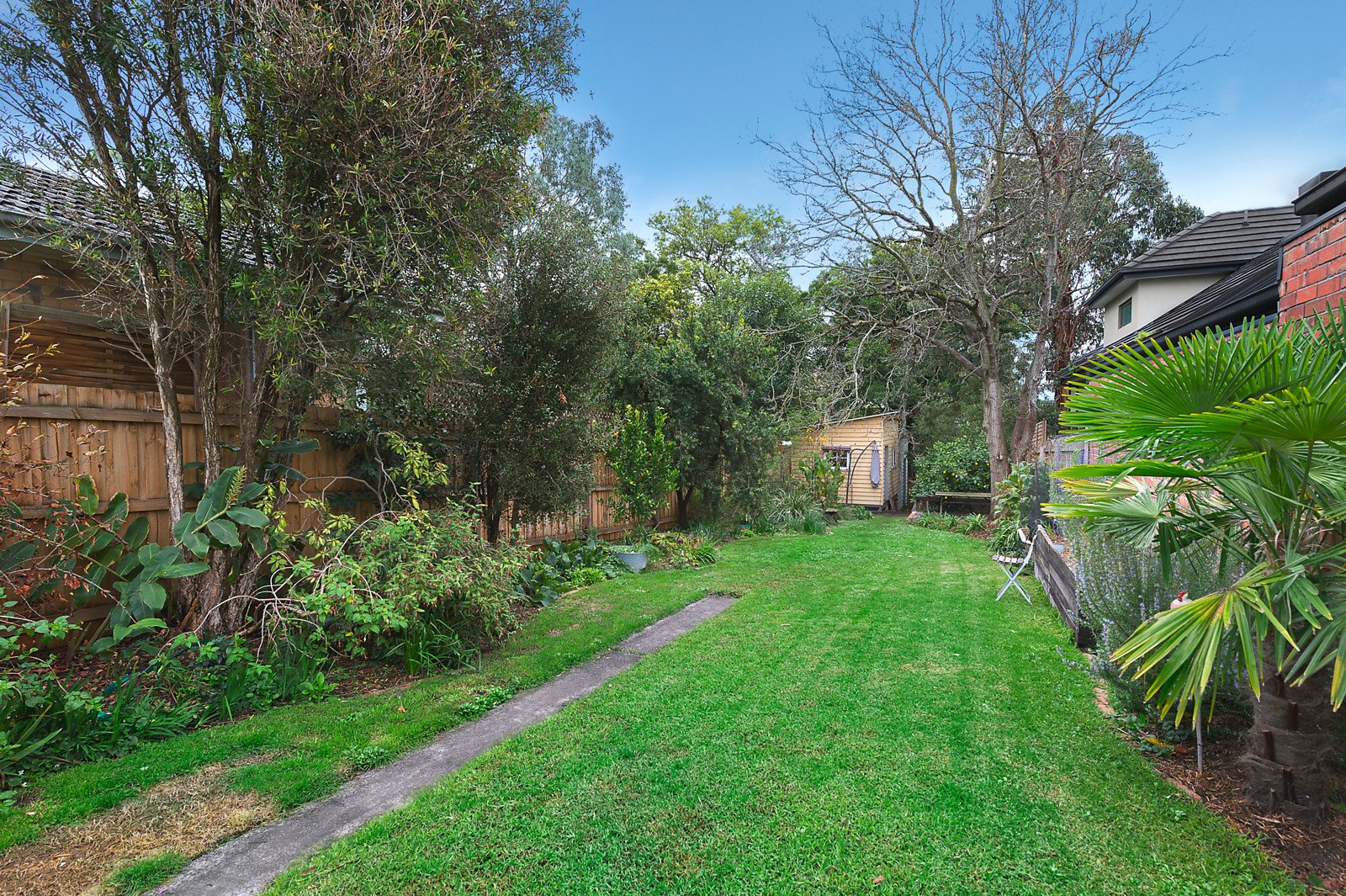 27 Sunbury Crescent, Surrey Hills image 2