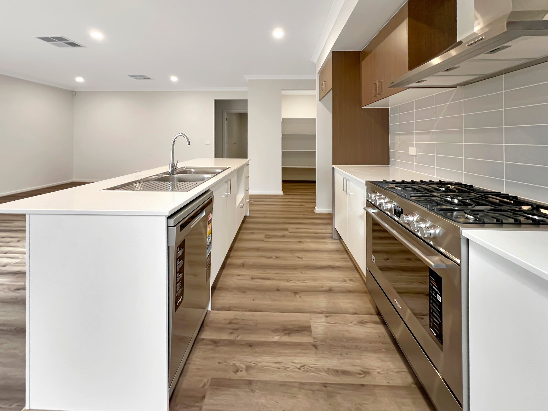 27 Sundews Crescent, Armstrong&nbsp;Creek image 2
