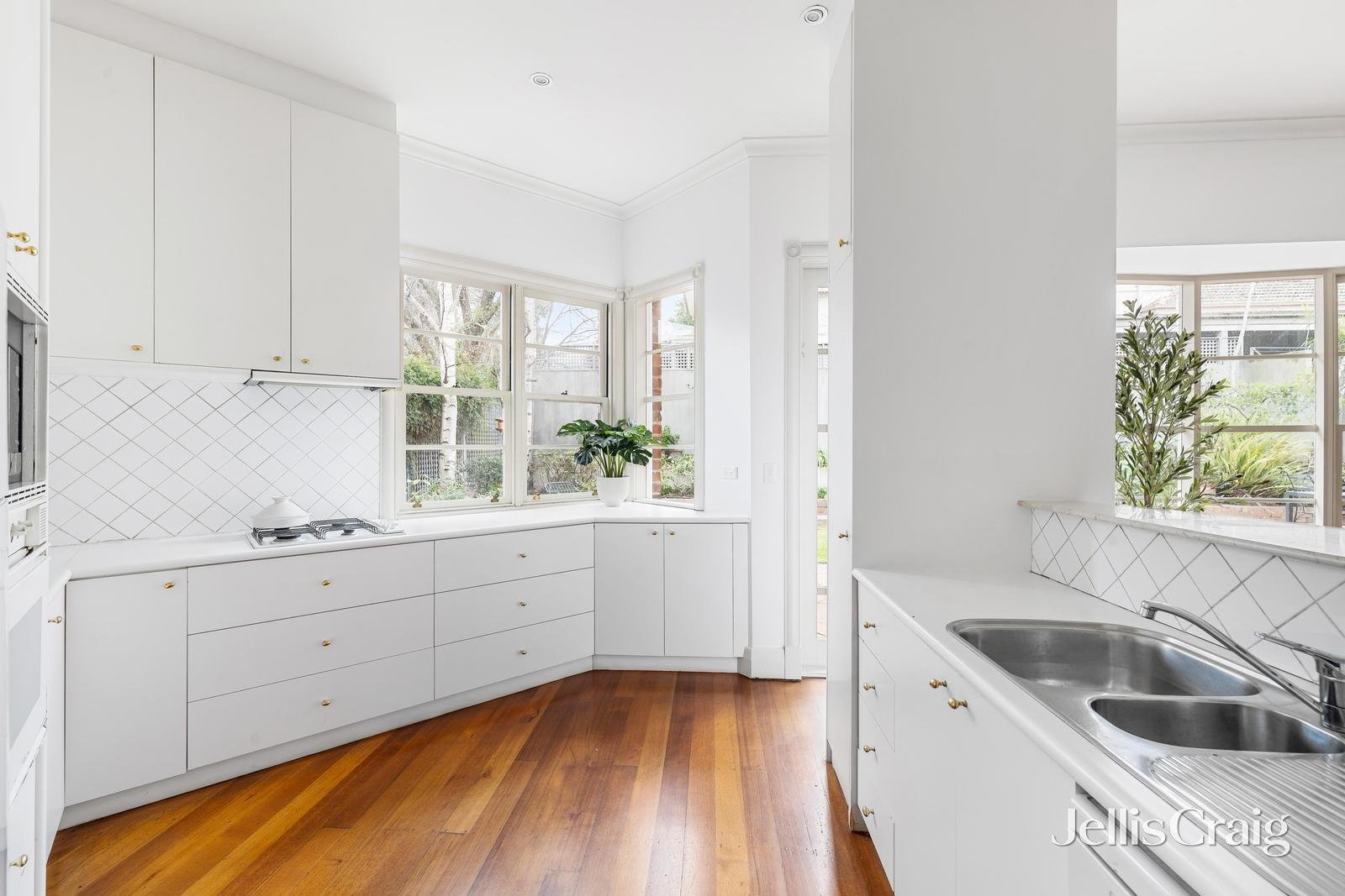 27 Swinburne Avenue, Hawthorn image 8