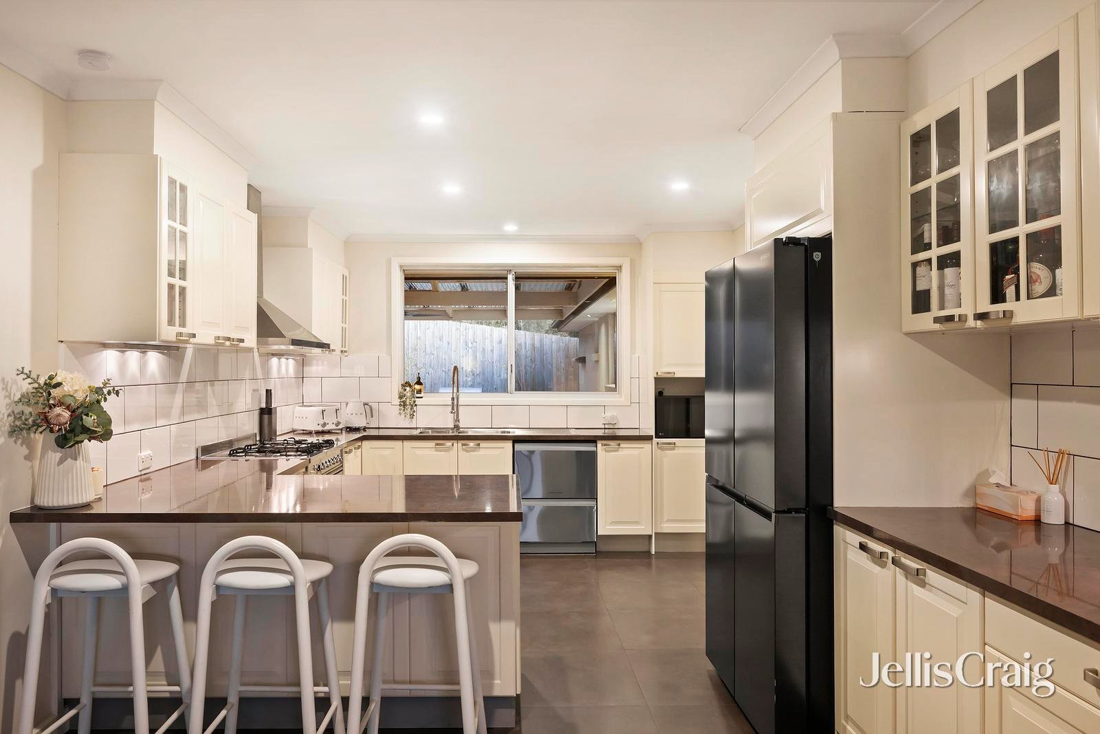 27 Swinburne Avenue, Mooroolbark image 4