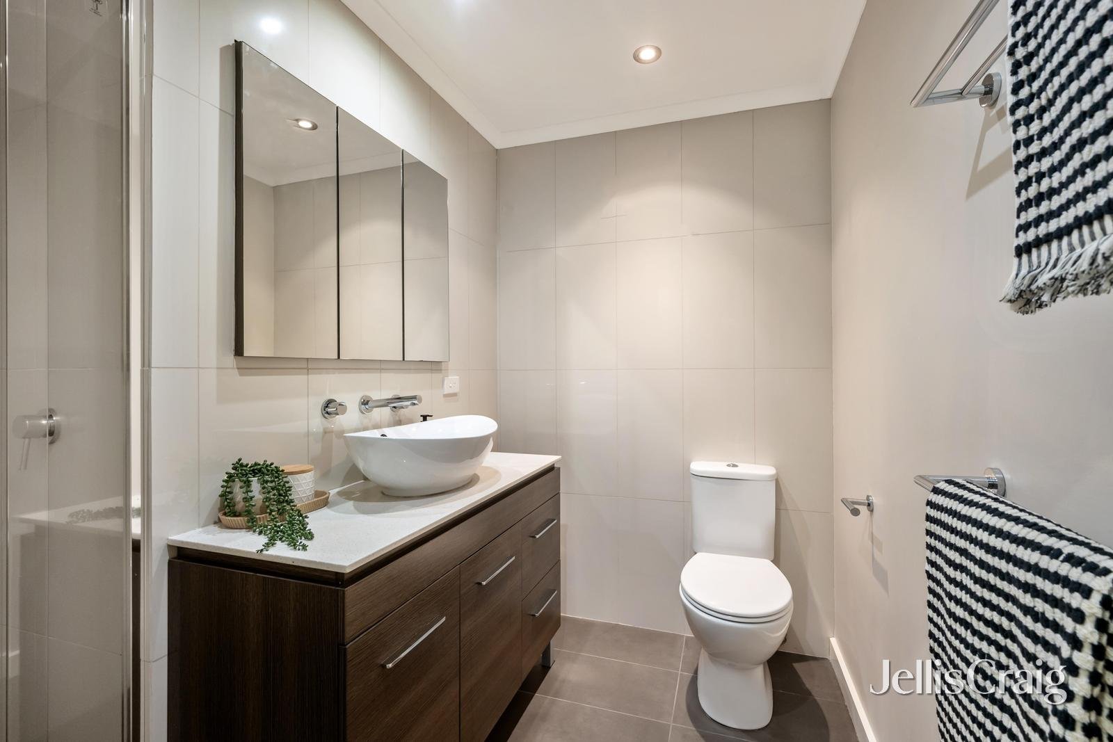 27 Swinburne Avenue, Mooroolbark image 9