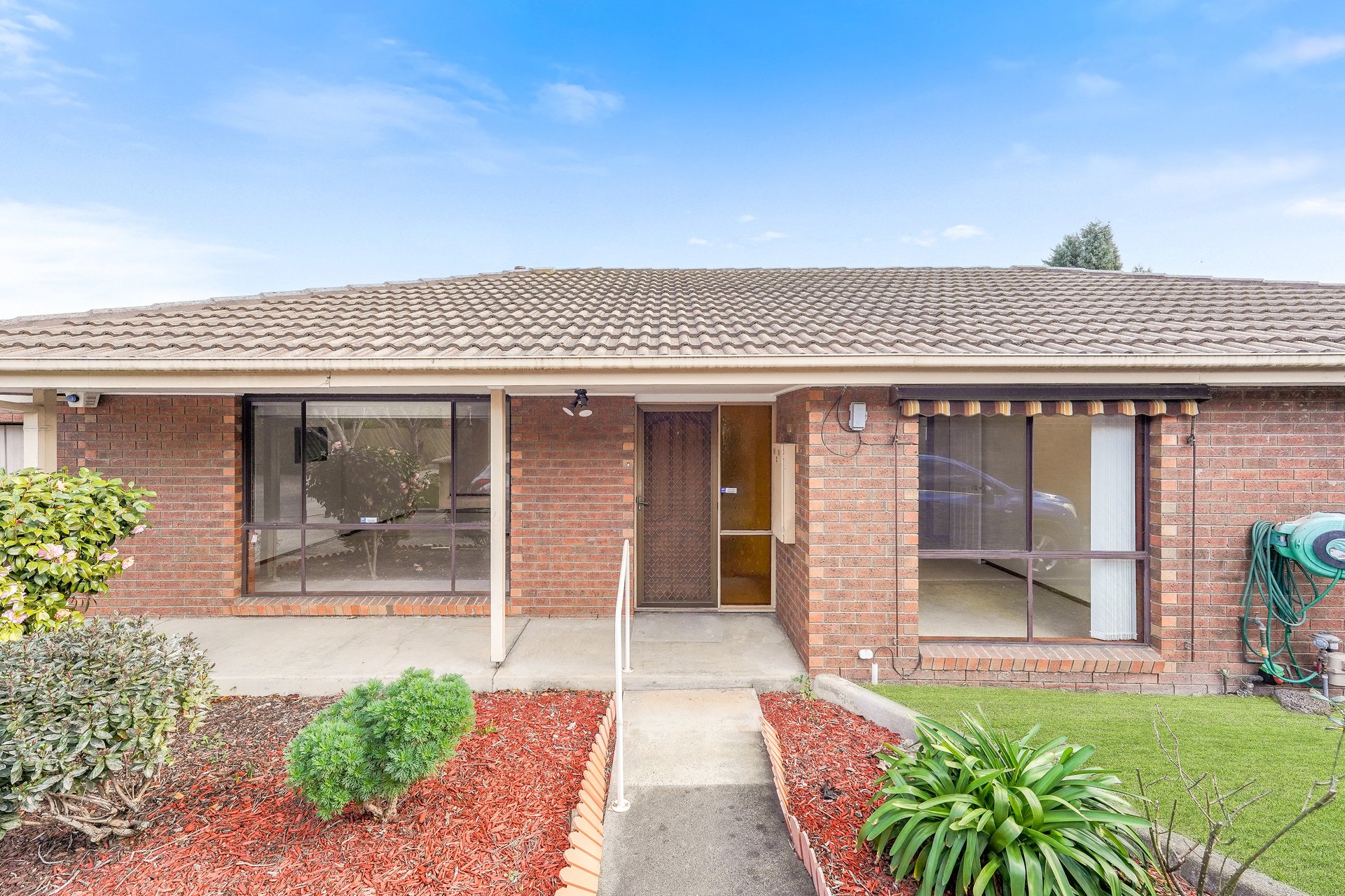 2/7 Tara Place, Dandenong North image 1