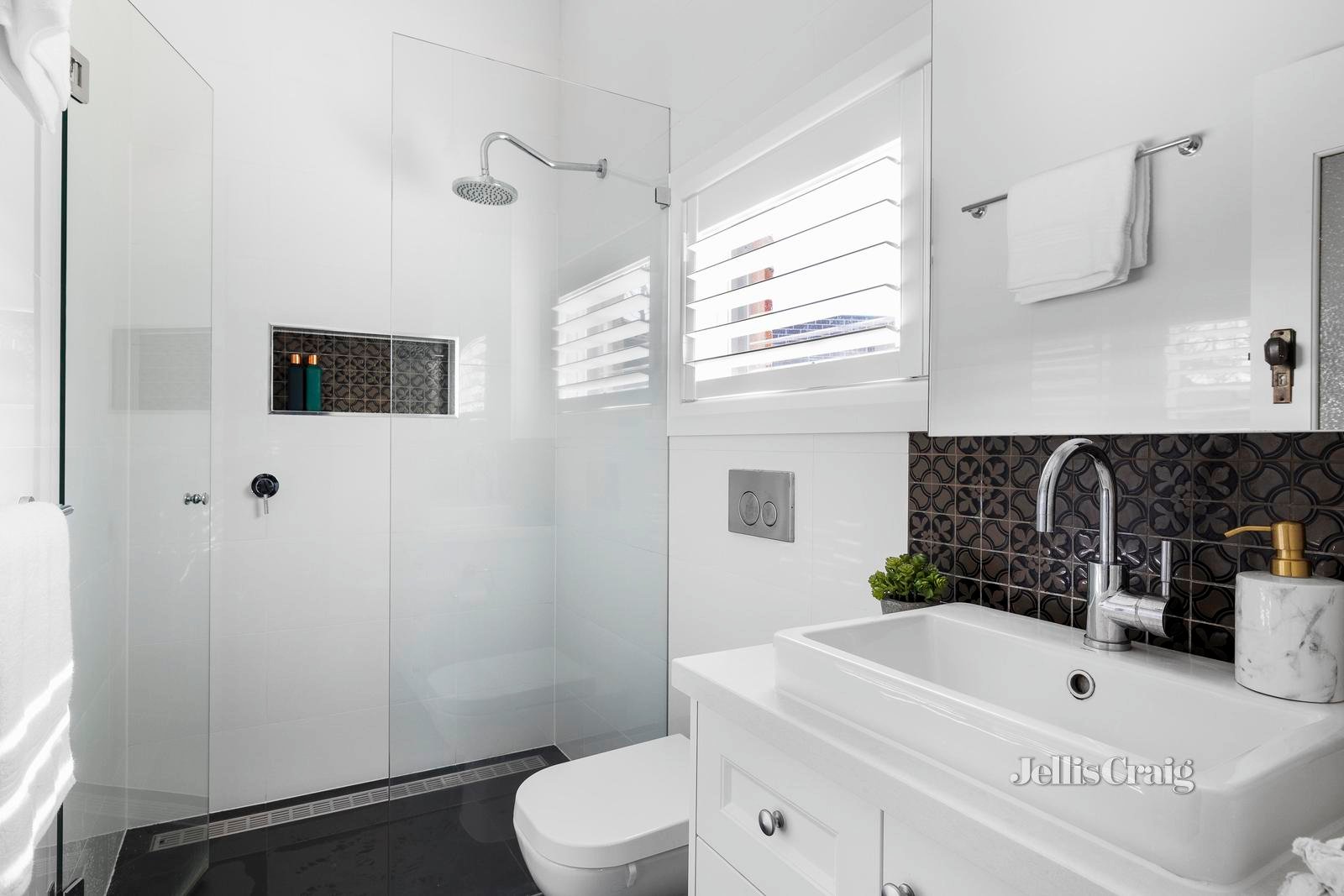 27 The Highway, Bentleigh image 7