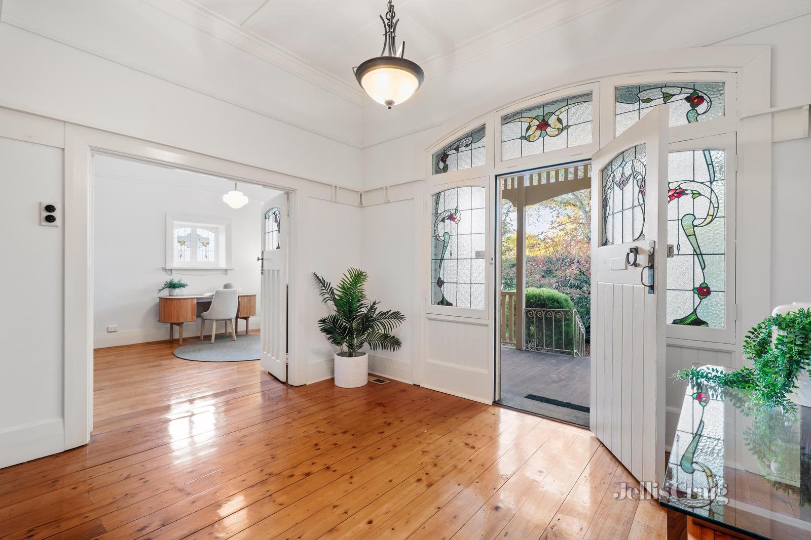27 Torrington Street, Canterbury image 2